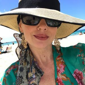 Meet your Posher, Stacy